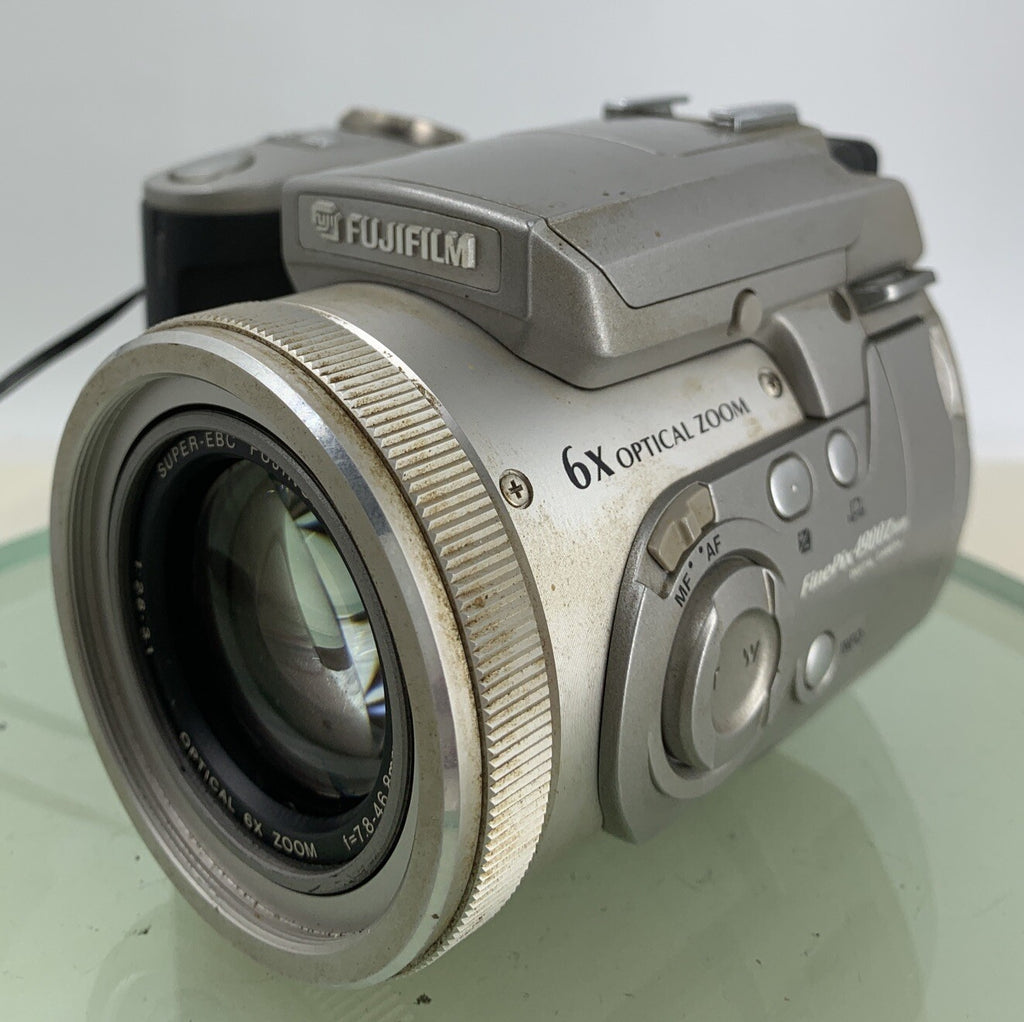 Fujifilm Finepix 4900 6x Zoom SILVER DIGITAL CAMERA NO CHARGER TESTED - 3182