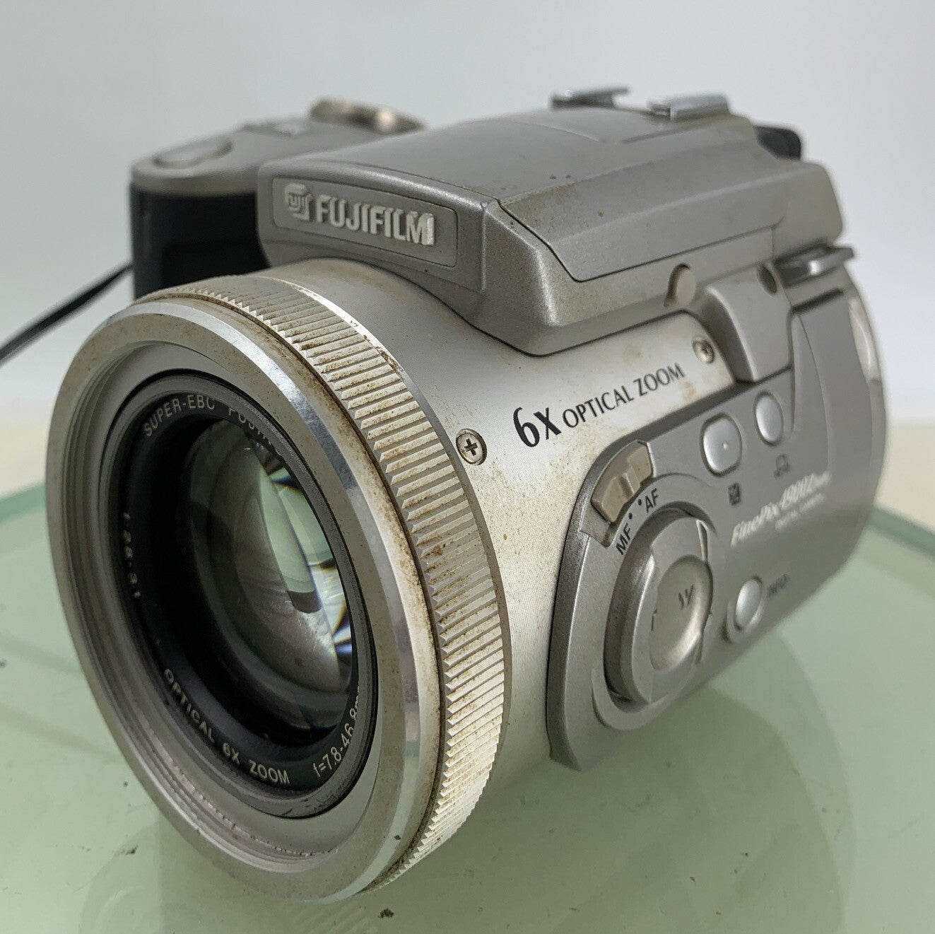 Fujifilm Finepix 4900 6x Zoom SILVER DIGITAL CAMERA NO CHARGER TESTED - 3182