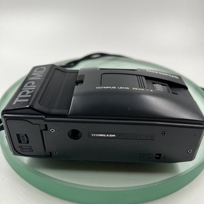 Vintage Olympus Trip MD 35mm Film Camera Point & Shoot With Original Cover # 9283