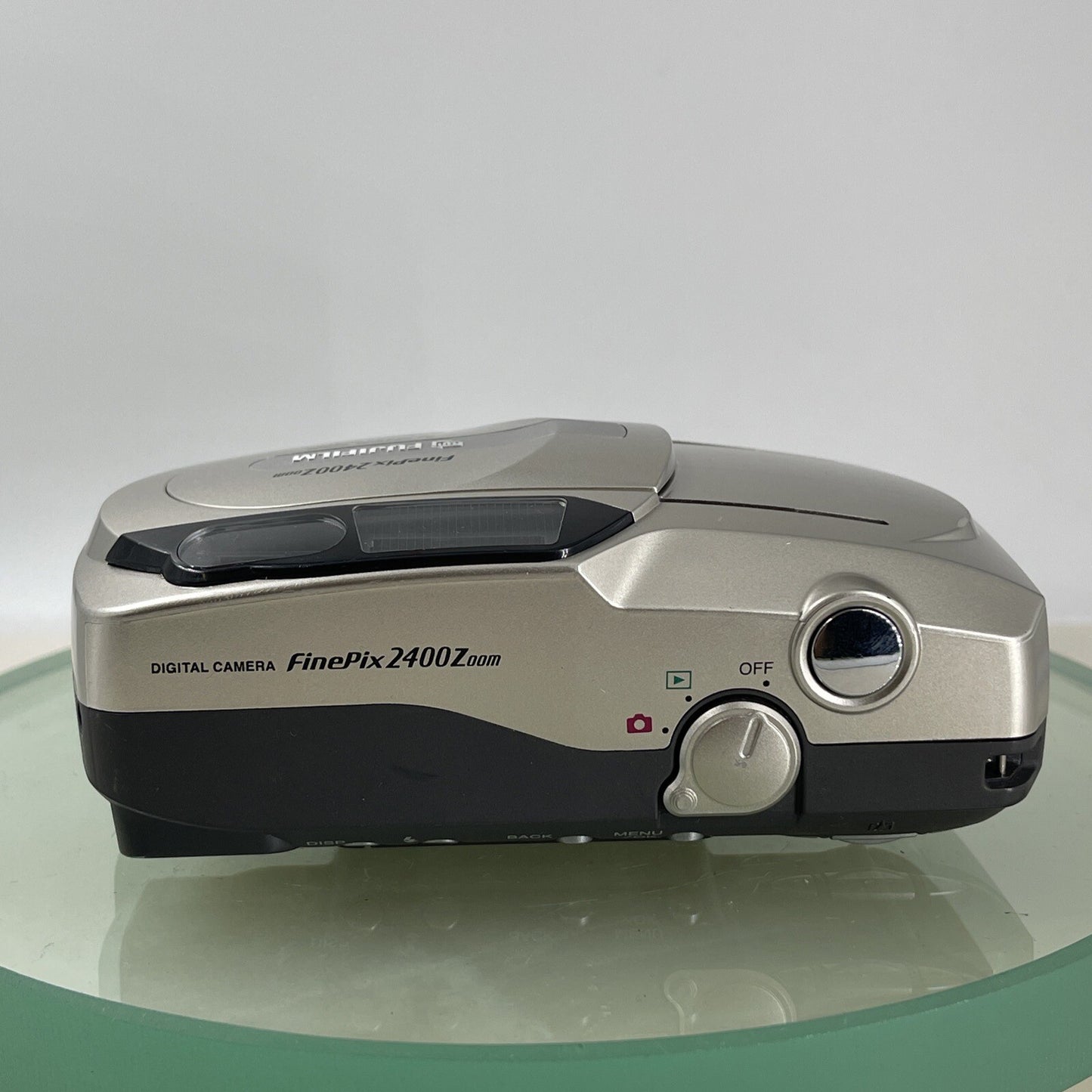 Fujifilm FinePix 2400 Zoom 2.1MP Compact Digital Camera Silver Tested #3226