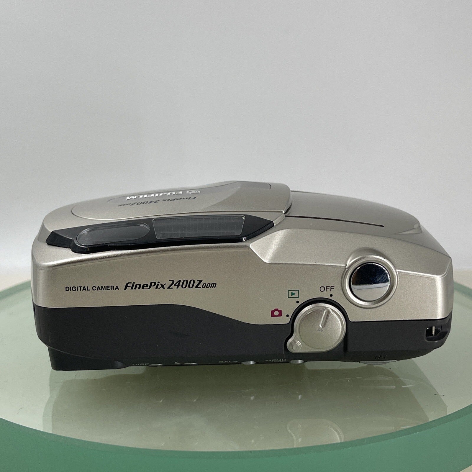 Fujifilm FinePix 2400 Zoom 2.1MP Compact Digital Camera Silver Tested #3226