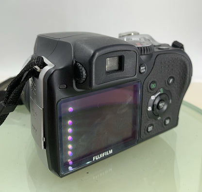 Fujifilm FINEPIX S8100fd 10.0mp 18x Camera Black + 1GB SD CARD TESTED - 1294