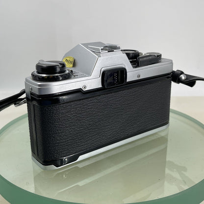 BOXED Olympus OM10 35mm SLR Film Camera with 50mm Lens + Leather Case+T20 FLASH+5