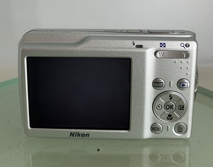 Nikon CoolPix S210 8.0MP Digital Camera SILVER+CHARGER+COVER+WIRE TESTED - 9955