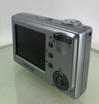 Samsung Digimax D53 5.0 MP WITH COVER Digital Camera Silver - TESTED - 2626