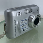 HP Photosmart M447 5.0MP Compact Digital Camera NO CARD SILVER TESTED - 2310