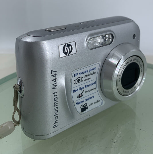 HP Photosmart M447 5.0MP Compact Digital Camera NO CARD SILVER TESTED - 2310