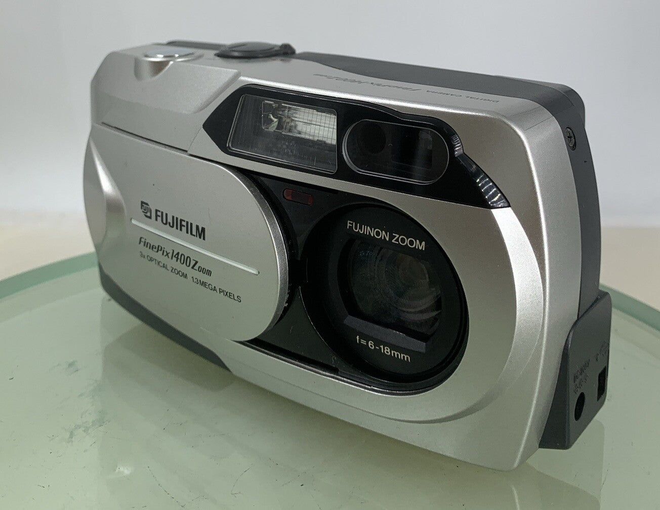 Fujifilm Digital Camera FinePix 1400 Zoom 1.3MP + 64MB CARD SILVER TESTED - 8462