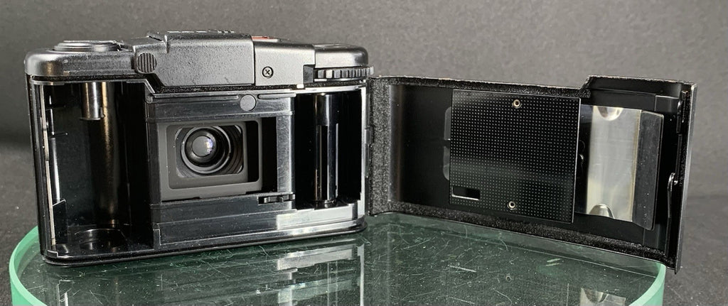 OLYMPUS XA2 COMPACT CULT D.ZUIKO 35mm f3.5 POINT&SHOOT CAMERA TESTED {SERVICED}7