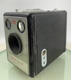 KODAK VINTAGE BROWNIE FLASH 3 CAMERA WITH COVER TESTED - 4672