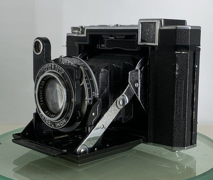 ZEISS IKON SUPER IKONTA 532/16 Folding Camera. Zeiss Tessar T 2.8/80mm Lens #2362