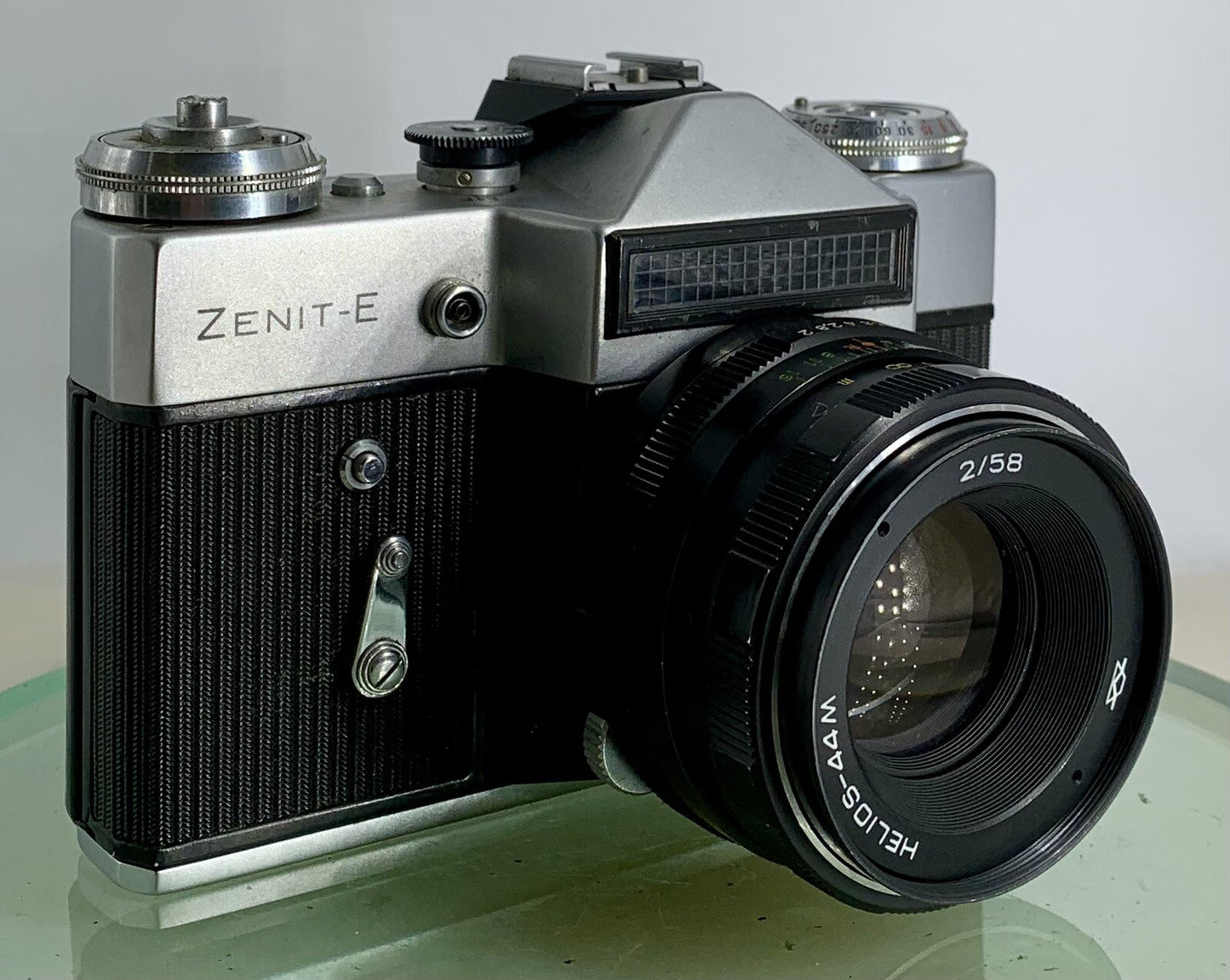 Very Rare ZENIT E POINT AND SHOOT FILM CAMERA+HELIOS-44M LENS+SILVER+TESTED-3400