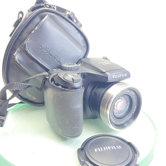 FujiFilm FinePix S5800 8MP 10x Optical Zoom SLR Digital Bridge Camera, cased#9140
