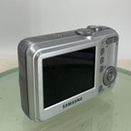 Samsung S860 8.1MP COMPACT DIGITAL CAMERA SILVER WITH COVER TESTED - 2234