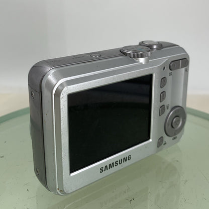 Samsung S860 8.1MP COMPACT DIGITAL CAMERA SILVER WITH COVER TESTED - 2234