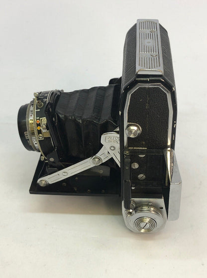 Zeiss Ikon Ikonta 521 1938-1954. Folding rollfilm camera.NOVAR 1:3.5 F=75mm 3312