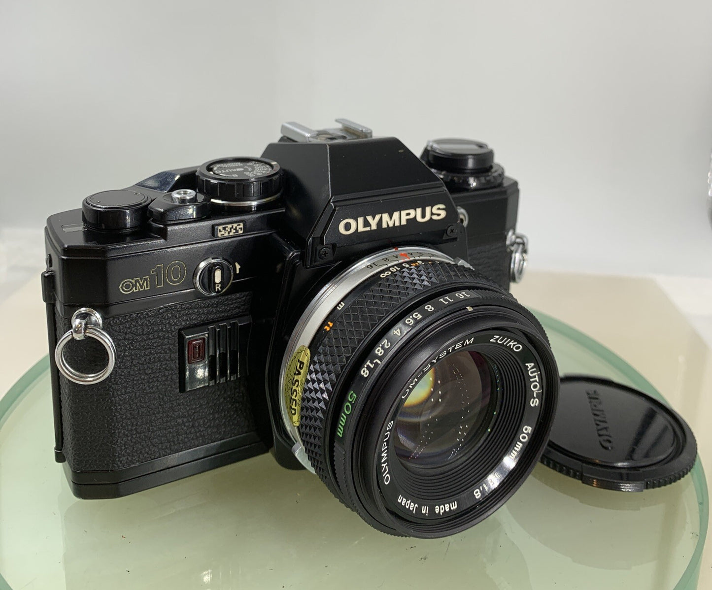 BLACK RARE Olympus OM10 + 50MM F1.8 ZUIKO 35mm Film SLR+BOOK - FULLY SERVICED8070