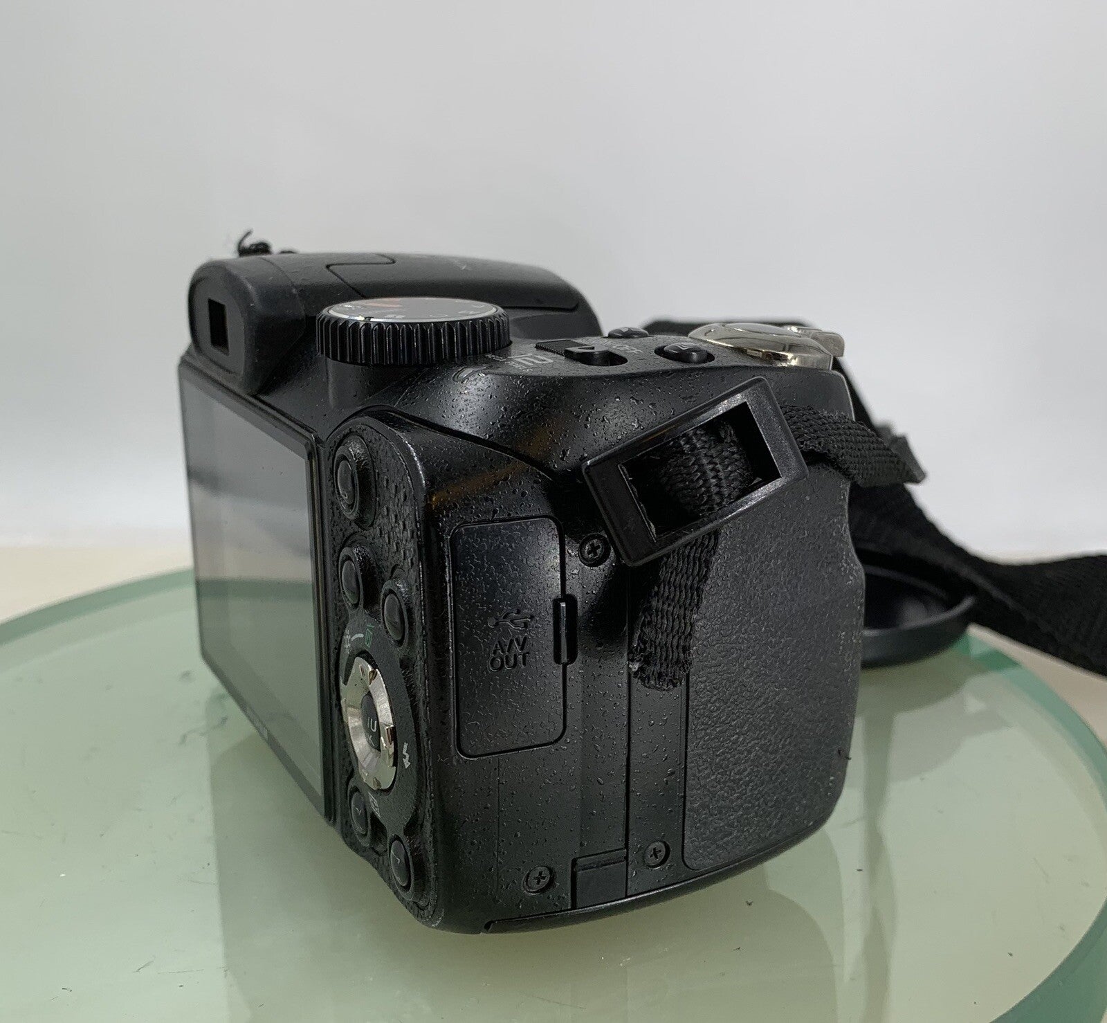 Fujifilm FinePix S1600 12.2MP COMPACT DIGITAL CAMERA BLACK + WIRE TESTED - 9252