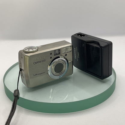Pentax Optio 330 Camera 3.34 Megapixel 3x Zoom - 7.6mm-22.8mm Silver Charger #110