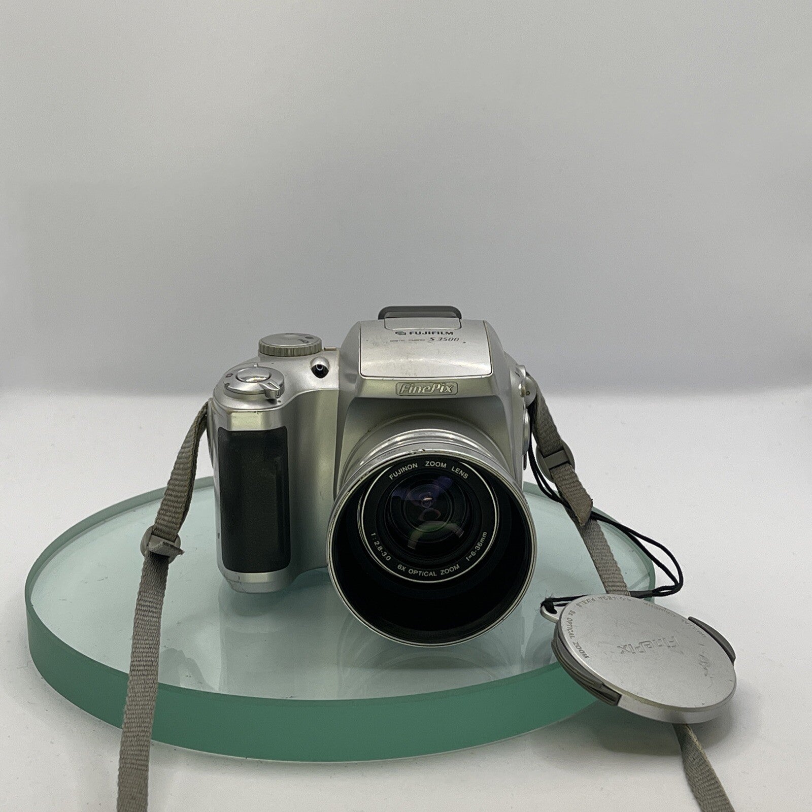 Fuji Finepix S3500 4mp Digital Camera- Silver Takes AA -Tested 16MB XD Card #9271