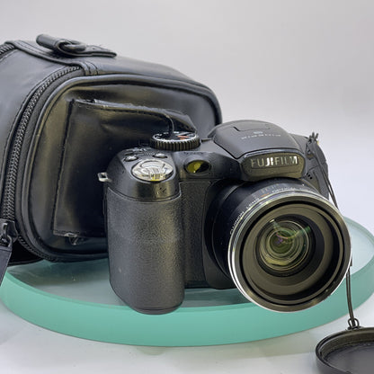 Fuji Finepix S2750hD 12.2mp Massive 18x Optical Zoom with bag TESTED # 5490