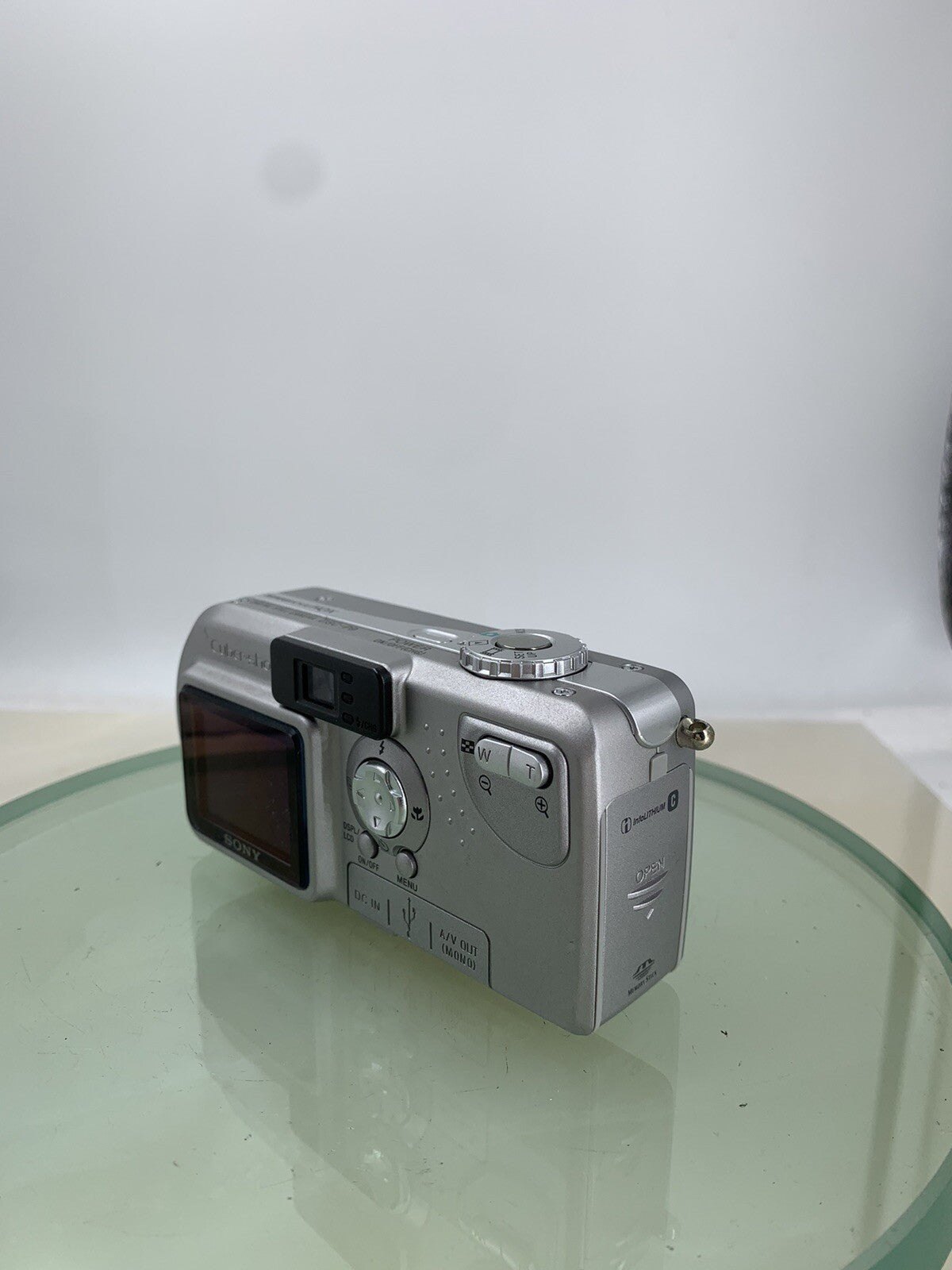 Sony Cybershot DSC-P9 4MP Digital Camera SILVER + CHARGER + WIRE TESTED - 6833