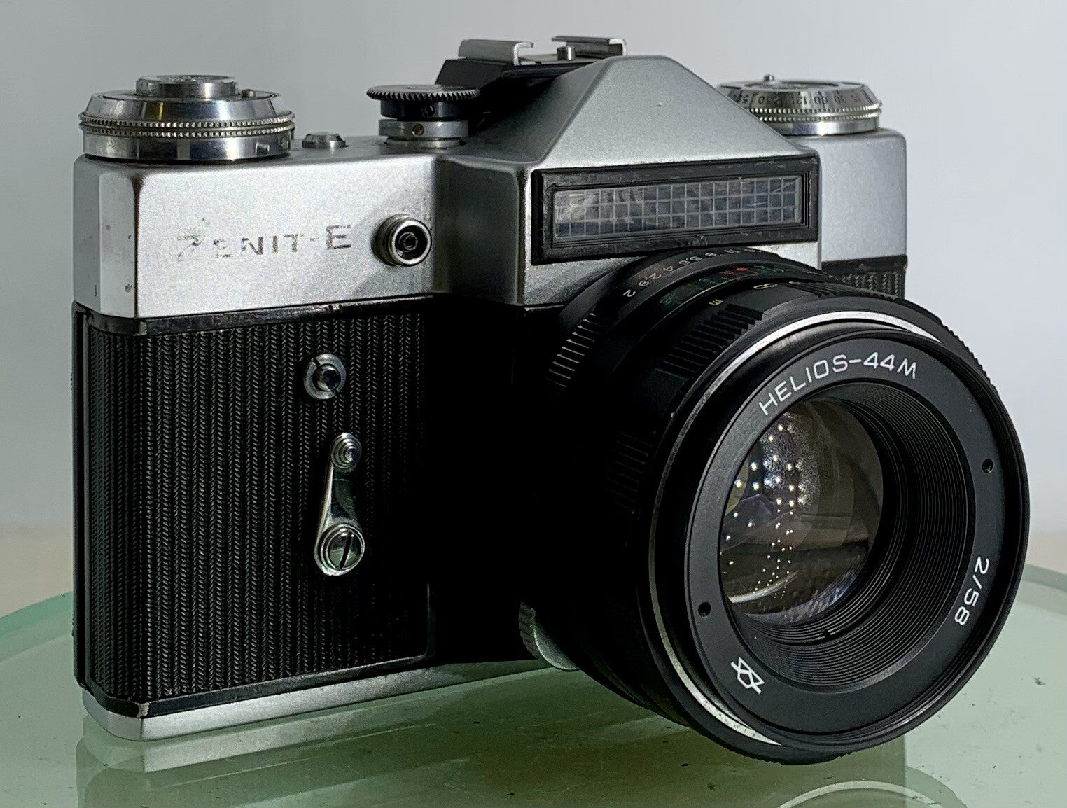 Very Rare ZENIT E POINT AND SHOOT FILM CAMERA+HELIOS-44M LENS+SILVER+TESTED - 800