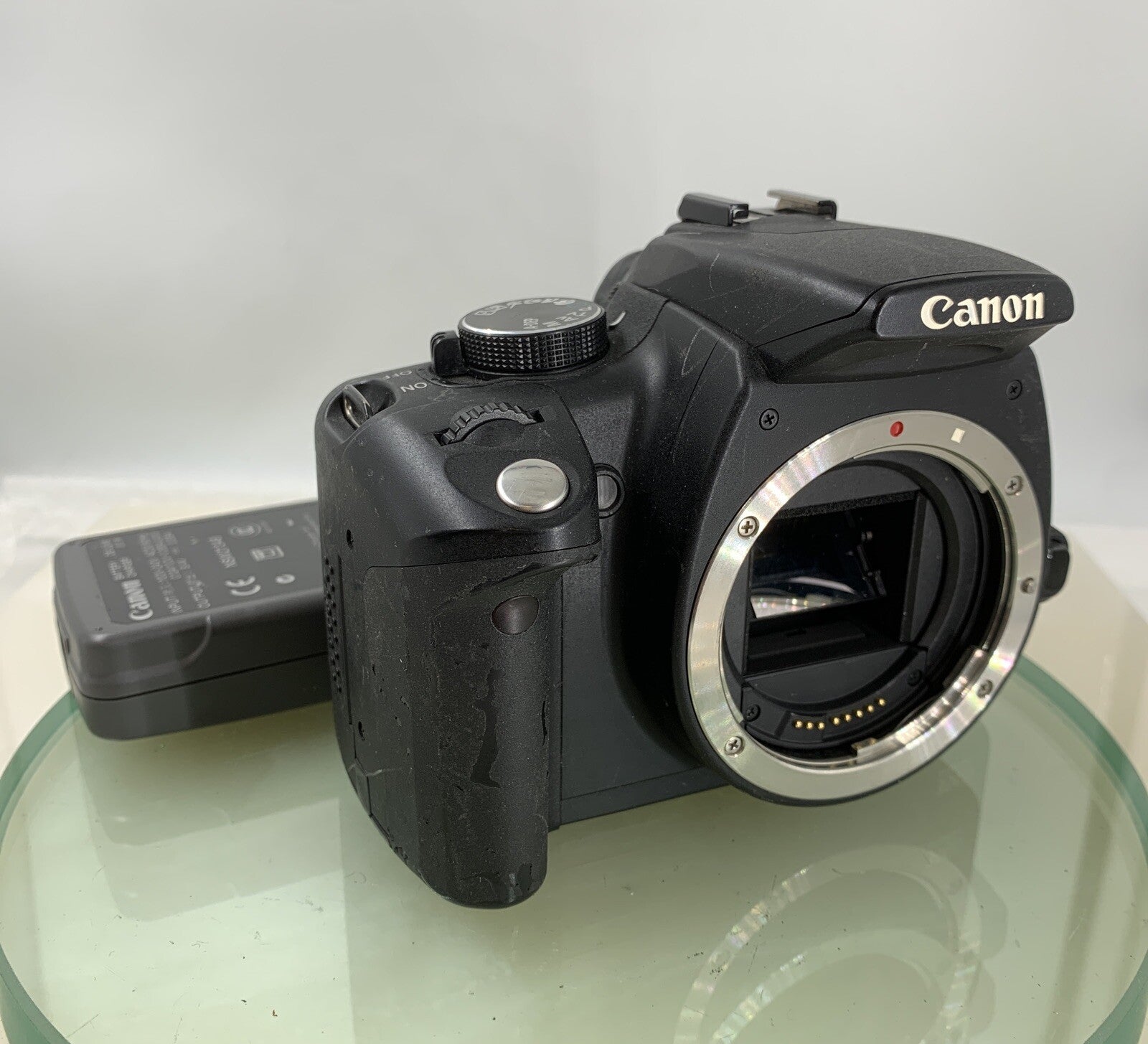 Canon EOS 350D 8MP Digital SLR Camera Body Only + Battery + Charger  TESTED  7290