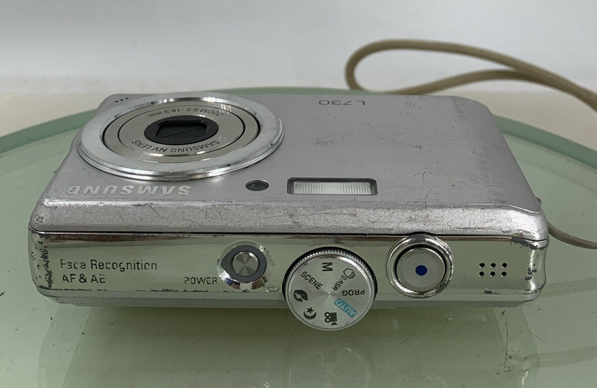 SAMSUNG L730 7.2 MEGA PIXEL DIGITAL CAMERA WITH CHARGER +2GB CARD TESTED - 2597