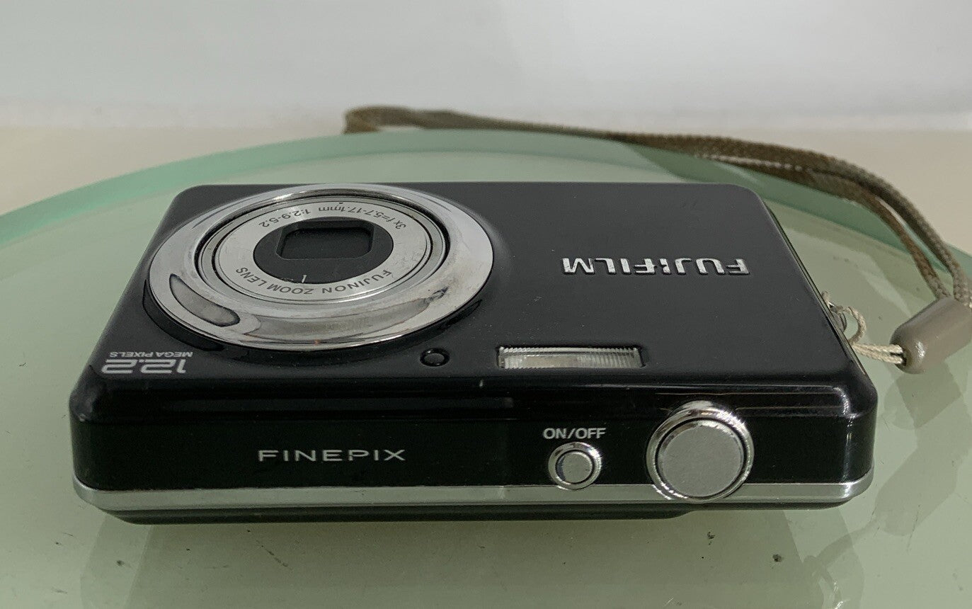 Fujifilm Digital Camera FinePix J32 12.2MP BLACK + CHARGER + WIRE TESTED - 9987