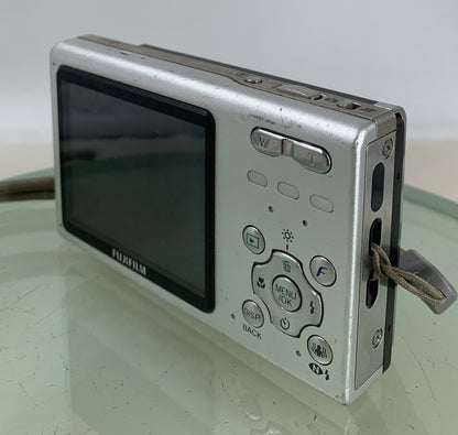 Fujifilm FINEPIX DIGITAL CAMERA Z5fd 6.3MP BLACK WITH CHARGER TESTED - 6546