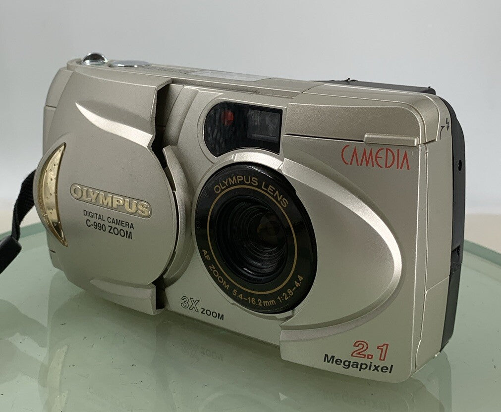 Olympus Camedia C-990 Zoom 2.1MP DIGITAL CAMERA SILVER WITH COVER TESTED - 3462
