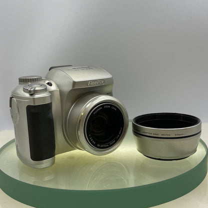 FUJI Fujifilm FinePix S304 DIGITAL CAMERA 3.2 Megapixels Tested Takes AA #7090