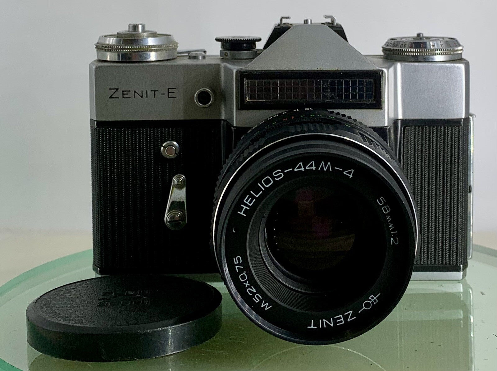 Very Rare ZENIT E POINT AND SHOOT FILM CAMERA+HELIOS-44M-4 LENS+SILVER+TESTED1