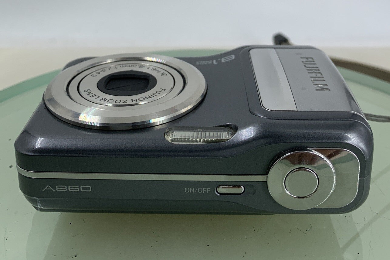 Fujifilm FinePix A Series A860 8.1MP Digital Camera WITHOUIT CHARGER TESTED- 3067