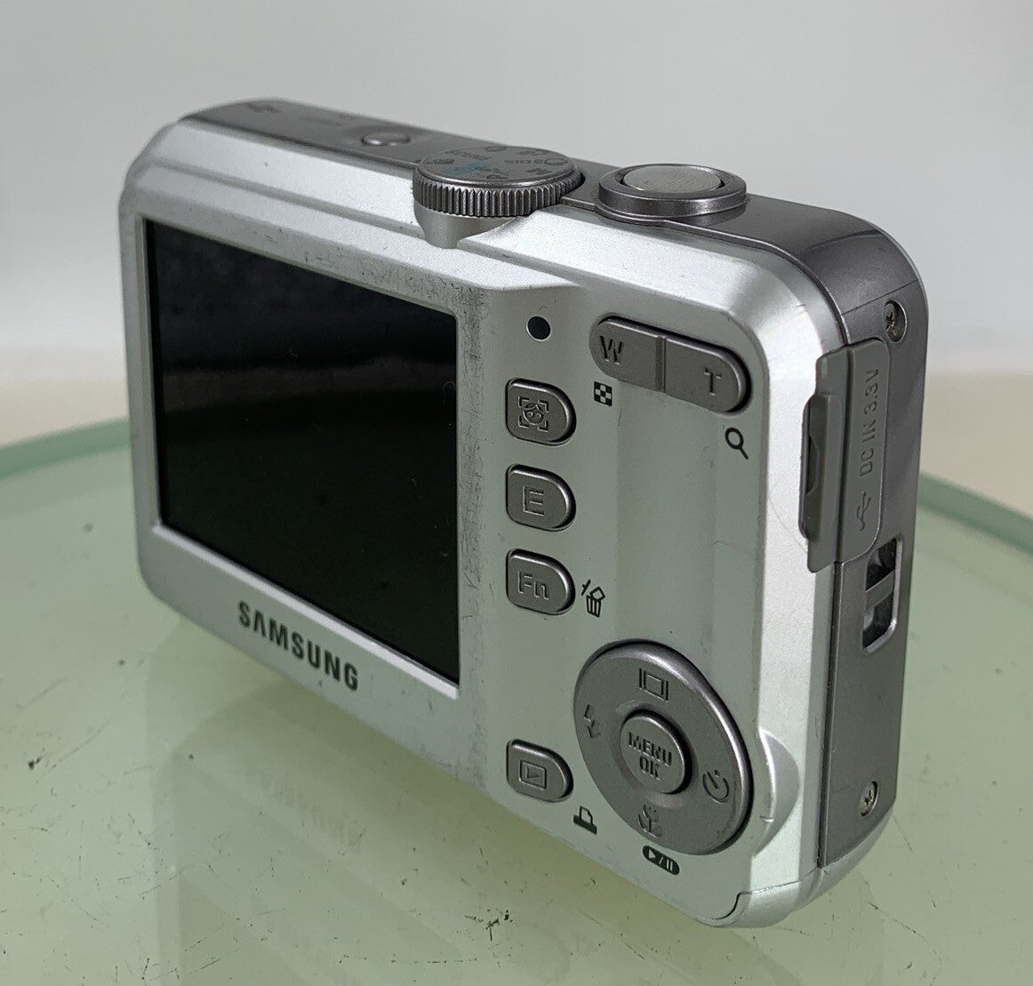 Samsung S860 8.1MP COMPACT DIGITAL CAMERA SILVER WITH COVER TESTED - 2236