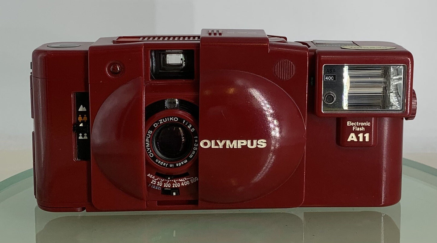 Rare Red Olympus XA 2 COMPACT FILM CAMERA w/ D. Zuiko 35mm F/3.5 Lens SERVICED++1