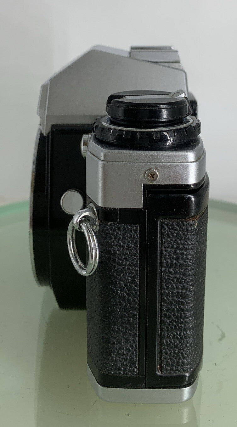 SERVICED Olympus OM10 35mm SLR Film Camera + 28mm f2.5 Tamron  Lens + Adapter1993