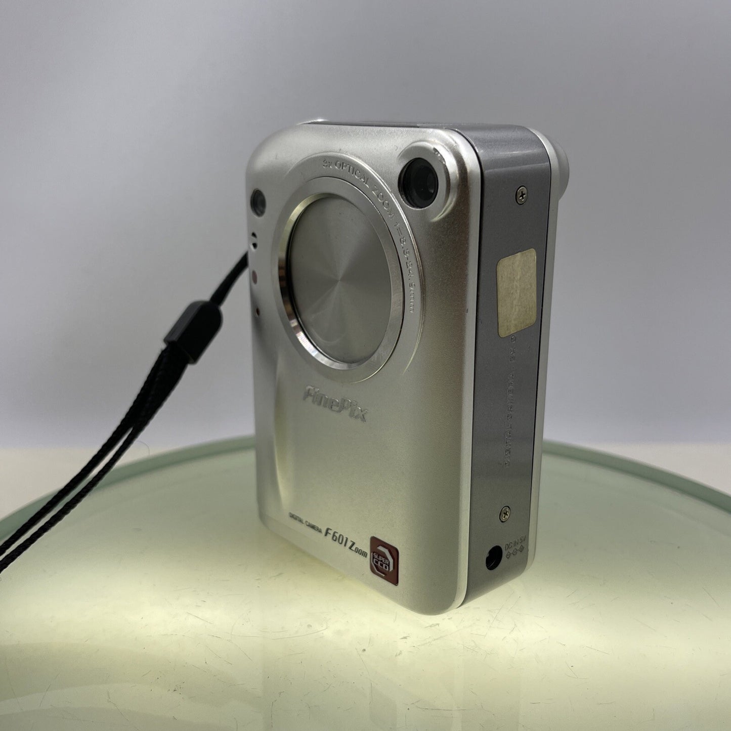 Fujifilm FinePix F601 Zoom 3.1MP Compact Digital Camera (LENS COVER FAULTY) #7193