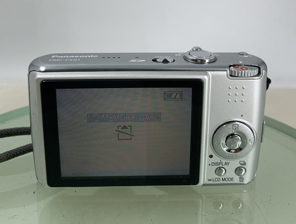 Panasonic Lumix DMC-FX01 6mp Digital Camera SILVER +CHARGER +COVER TESTED - 3205