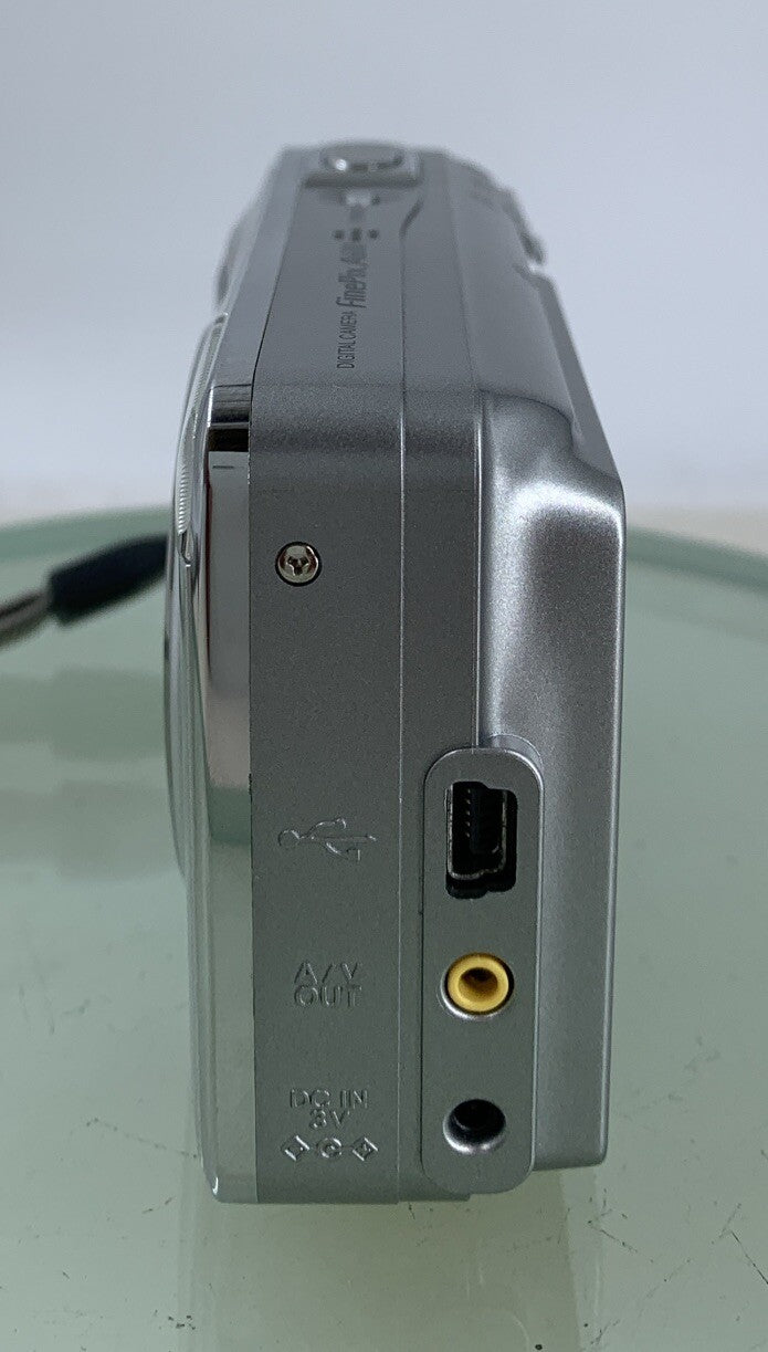 Fujifilm Finepix A600 Digital Camera SILVER NO CARD NO CHARGER  TESTED - 5653