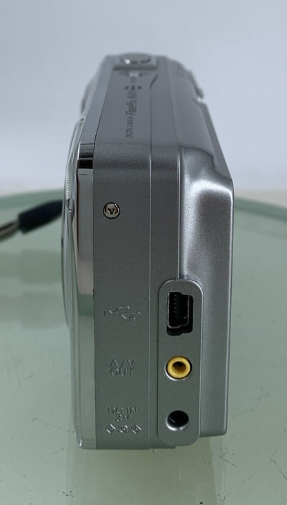 Fujifilm Finepix A600 Digital Camera SILVER NO CARD NO CHARGER  TESTED - 5653