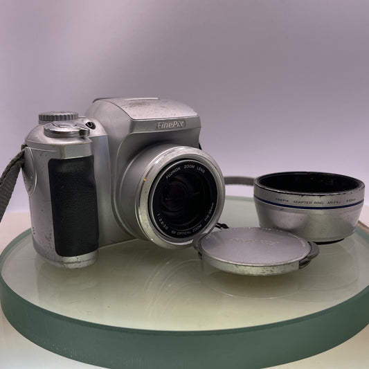 Fuji Finepix S3500 4mp Digital Camera- Silver Takes AA Tested Poor Body #6890