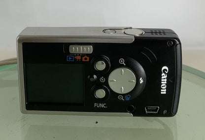 Canon Digital Camera IXUS i PC1060 4.0MP BLACK+CHARGER+COVER TESTED - 9975