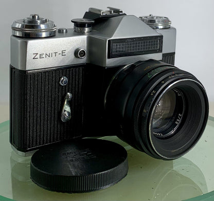 Very Rare ZENIT E POINT AND SHOOT FILM CAMERA+HELIOS-44-2 LENS+SILVER+TESTED-1560