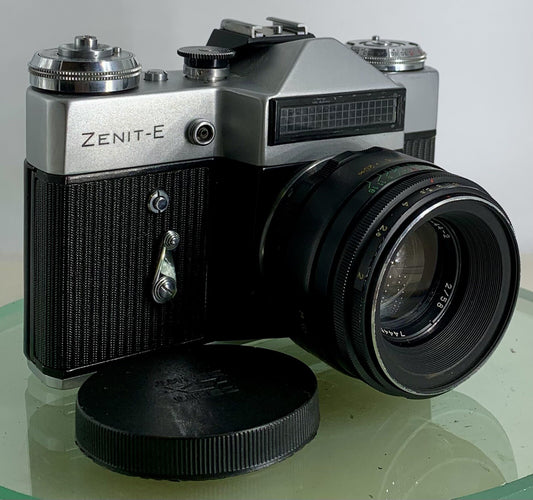 Very Rare ZENIT E POINT AND SHOOT FILM CAMERA+HELIOS-44-2 LENS+SILVER+TESTED-1560