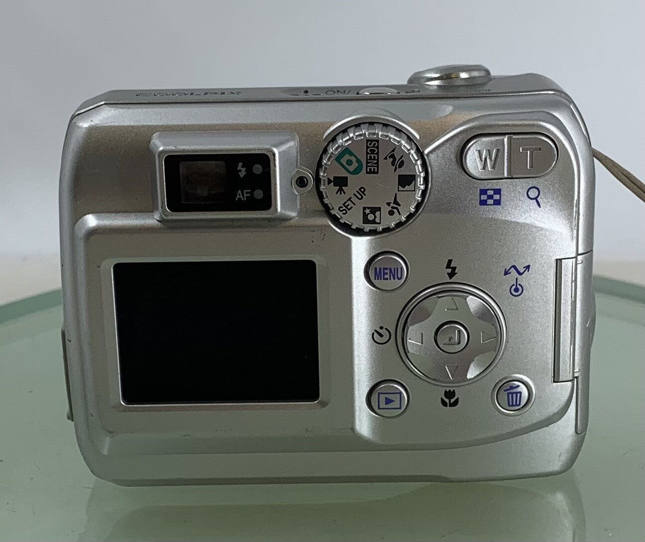 Nikon Coolpix 3200 3.2MP COMPACT DIGITAL CAMERA SILVER + WIRE TESTED - 9664