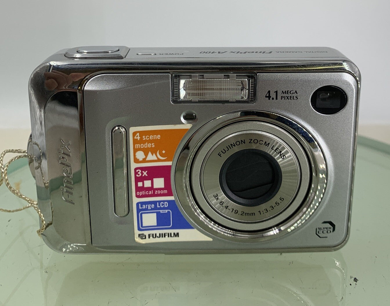 Fujifilm FINEPIX A400 COMPACT DIGITAL CAMERA SILVER 4.1 MP NO CARD- TESTED-3331