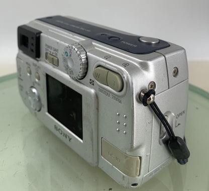 Sony Digital Camera Cybershot DSC-P31 2.0MP Silver WITH 128MB CARD Tested - 126