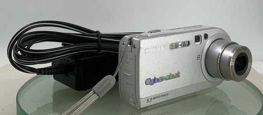 Sony Cyber Shot DSC-P100 5.1 Megapixel DIGITAL CAMERA WITH CHARGER TESTED - 4460